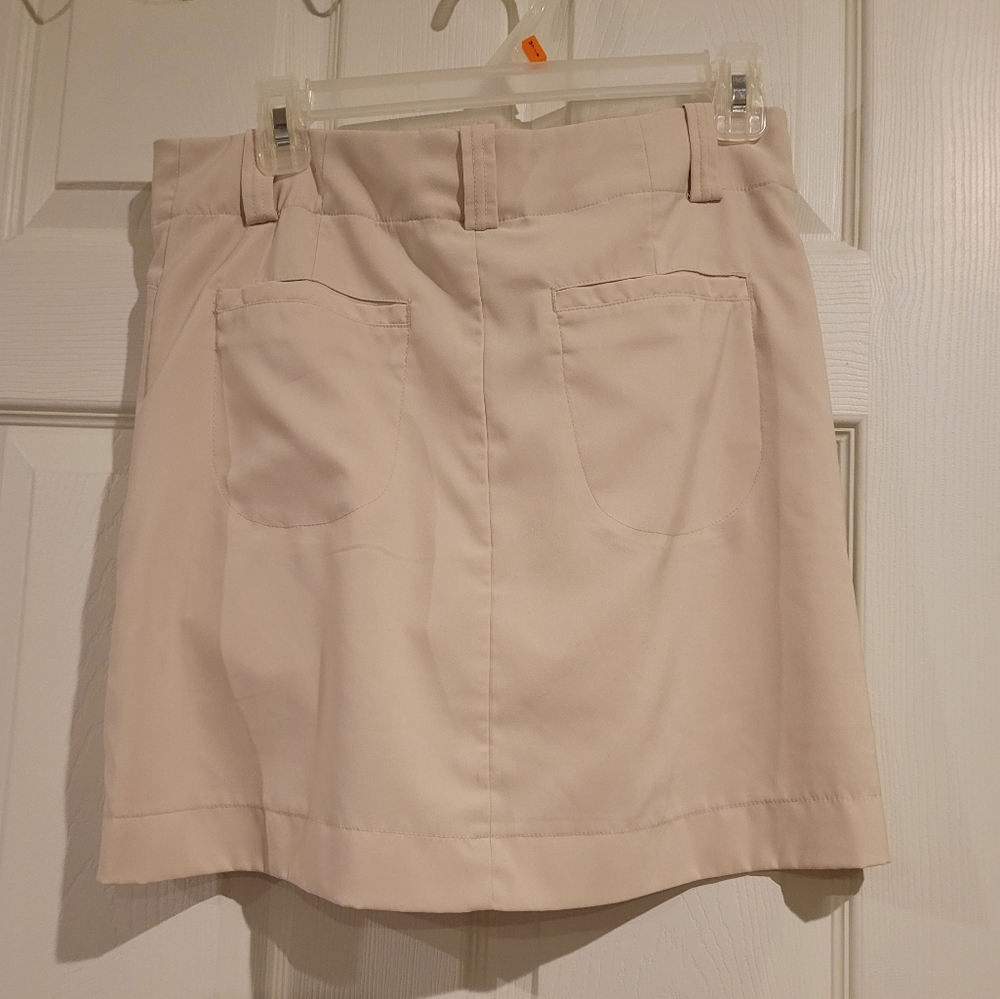 Golf skort - Picture 2 of 3